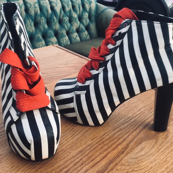 Striped fo leather laceup booties - Picture 4 of 8